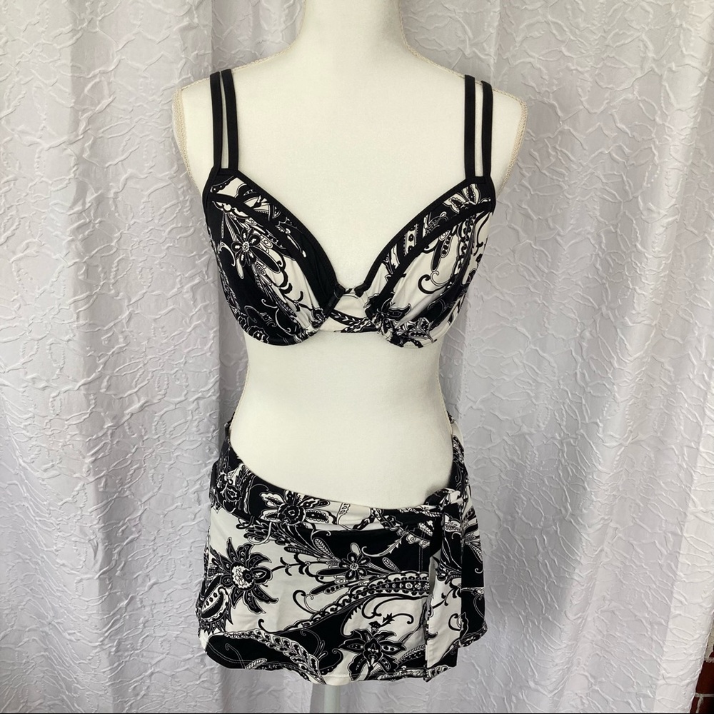 TOMMY BAHAMA Bikini & Skirt